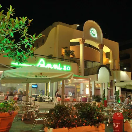 Vacanze Anni 20 *
